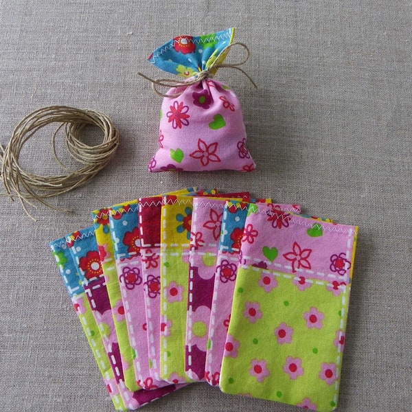 sachet pochon ballotin sac dragées baptême fille anniversaire petites fleurs rose clair vert anis printemps champêtre coton recyclé upcyclé