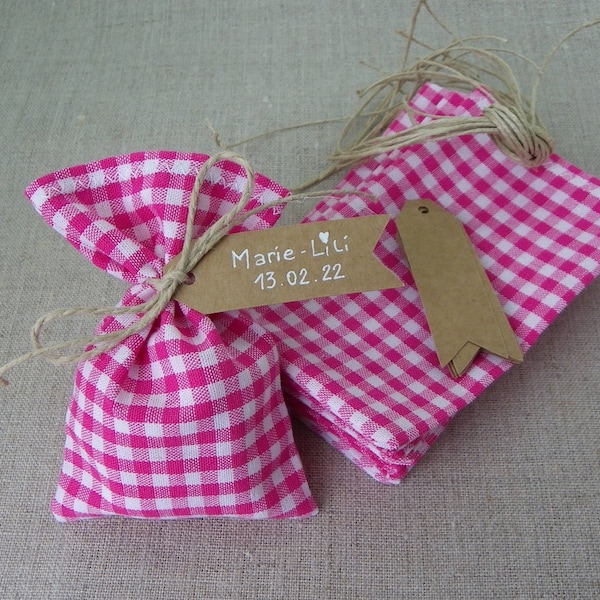 sac sachet pochon contenant à dragées vichy rose fuchsia blanc baptême fille cadeau invité tissu upcyclé (ficelles et étiquettes en option)