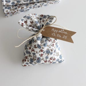 Tütchen Beutelchen Behälter für Dragees Taufe Blumen Taupe blau Gastgeschenk Bio-Baumwolle (Schnüre und Etiketten optional)