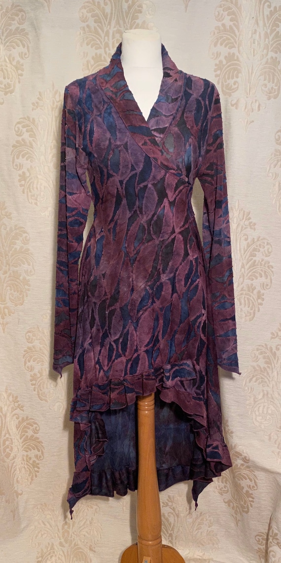 Smooth wrap top with collar, ausbrenner purple leaves.