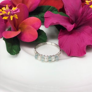 Meer Ring. Blautopas-Perlenring: Sterling Silber, Gold, Roségold - Dezember Geburtsstein