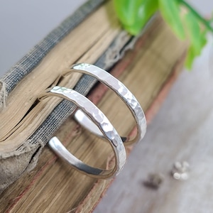 Pendientes de aro martillados de plata de ley