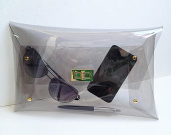 Clutch de vinilo transparente hecho a mano: bolso gris claro transparente
