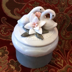 Sweet Swan Keepsake or Ring Box, Reversible