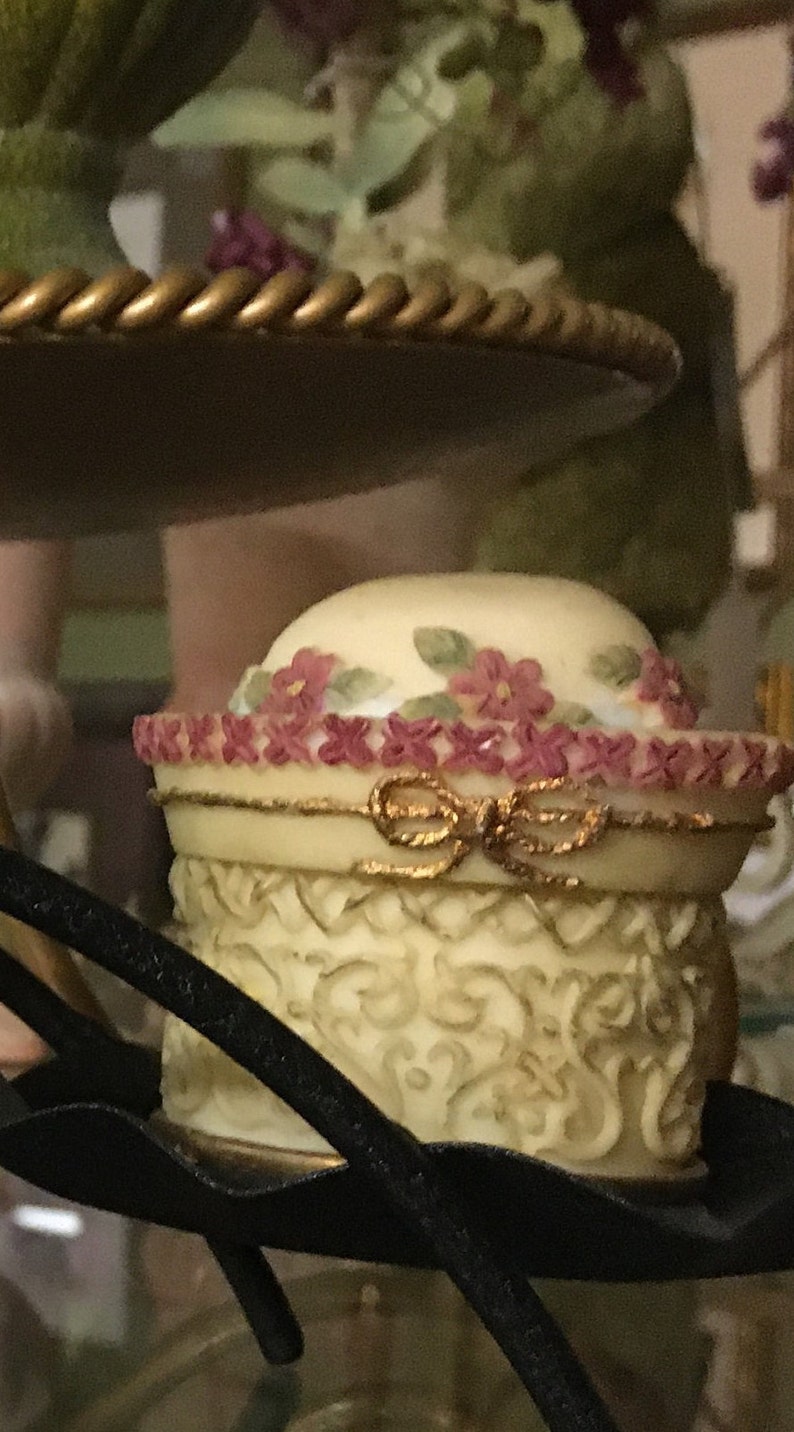 Hat Keepsake Boxes in Resin, Miniature Hat Boxes, Removable Hat Lids Etsy