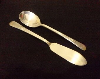 Silver Plated 6 Gravy Ladle in the Legacy 1928 Pattern. 1 One from Wm Rogers Mfg Co International Silver