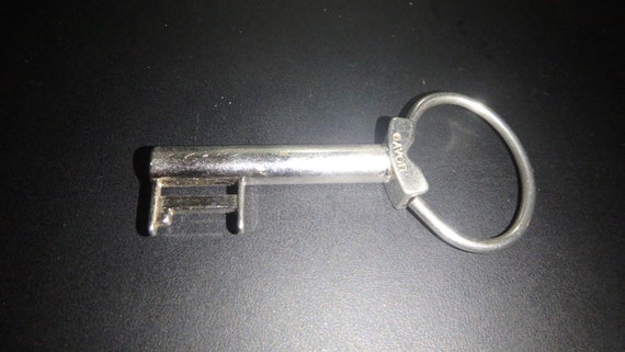 Avon Initial Key Ring Letter " L " Silver Tone - image 1