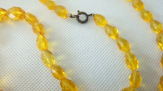 art deco vaseline glass graduated necklace yellow… - image 3