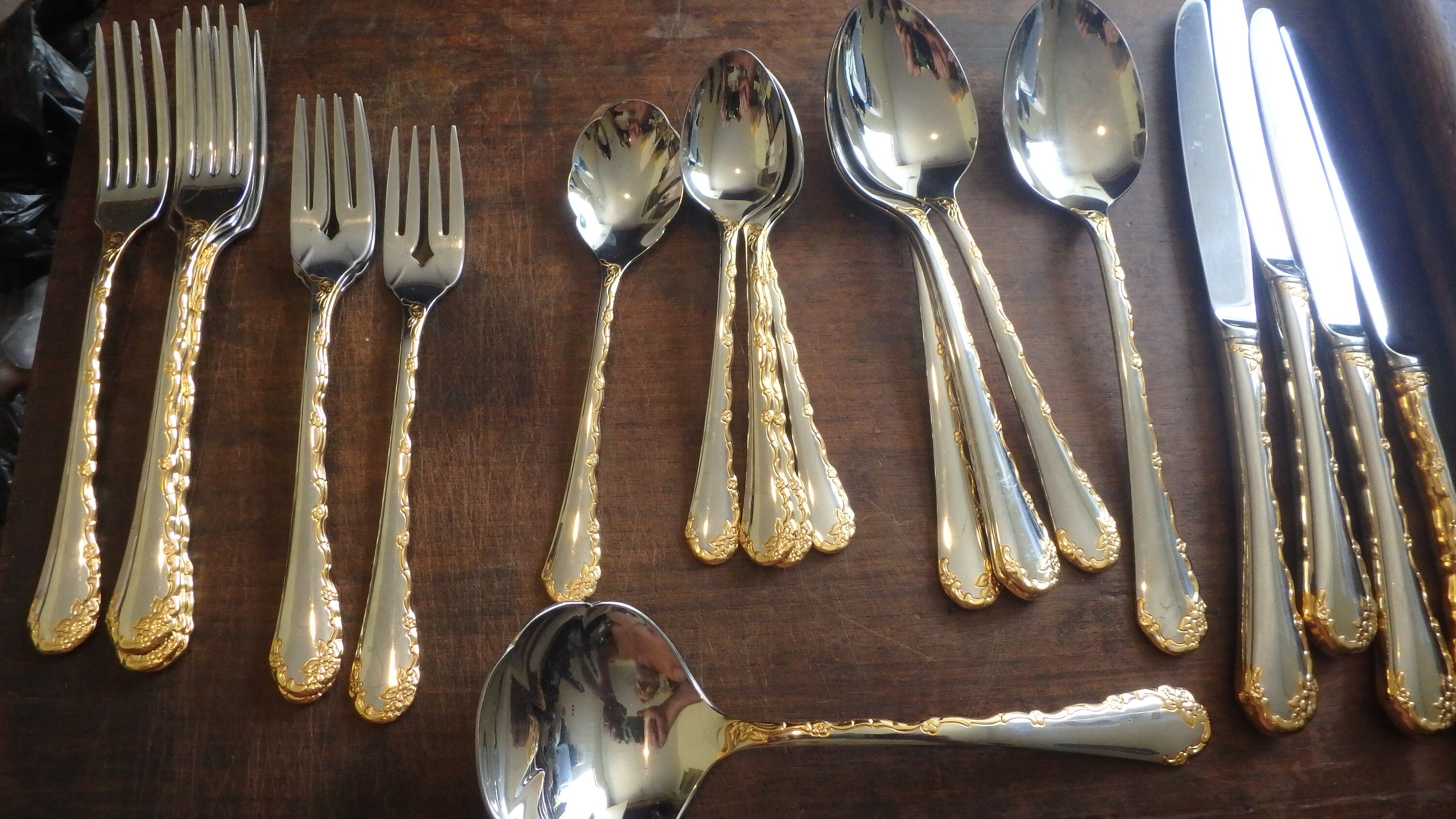 Oneida gold shop and silver flatware