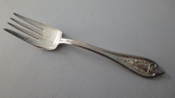 LEGACY 1928 SALAD or DESSERT FORK BY 1847 ROGERS BROS
