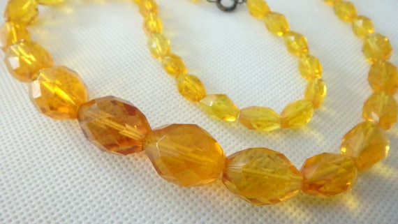 art deco vaseline glass graduated necklace yellow… - image 2