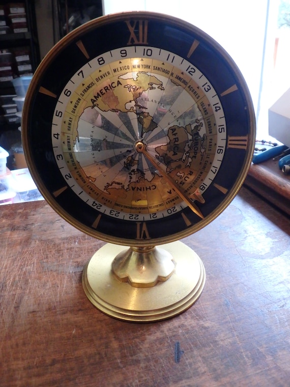 Reloj mundial hora sale
