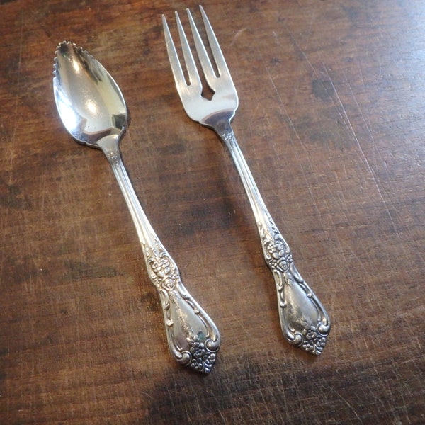 Kennett Square (Stainless) by ONEIDA SILVER your choice fork spoon
