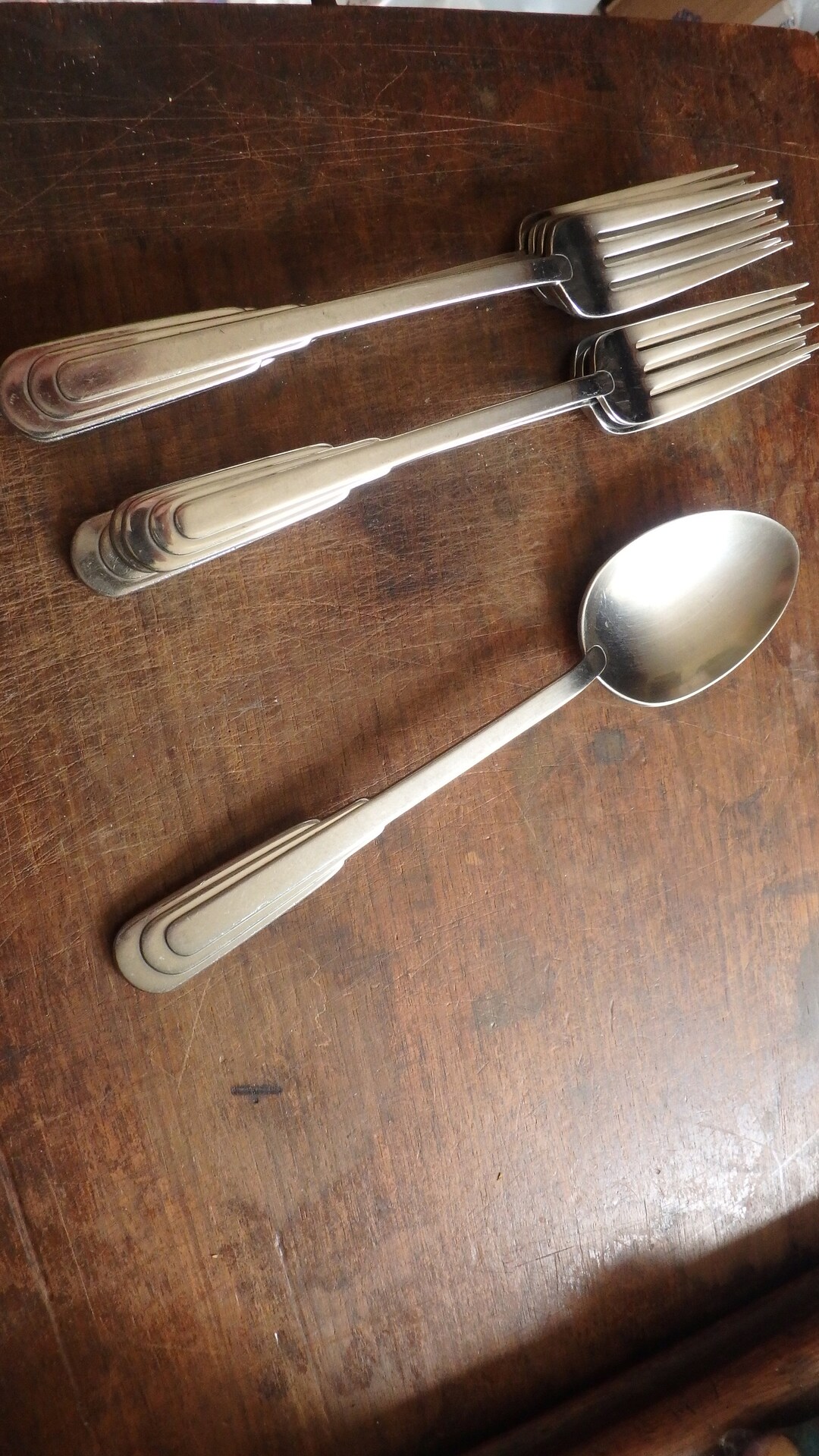 Oneida CITYSCAPE 18/10 Stainless Steel Flatware Set - Glossy Finish, Made In USA (Used, Great Condition)