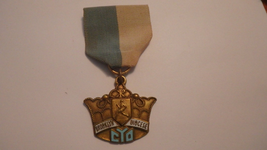 VINTAGE Rare CYO Brooklyn Diocese Bronze Track Crown Sports Etsy
