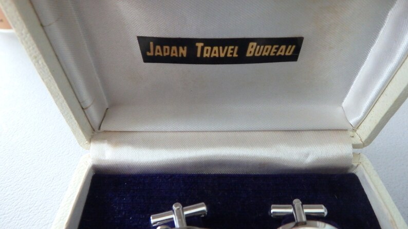 vintage japan pearl cufflinks and tie tack set silver tone japan travel bureau new old stock excellent