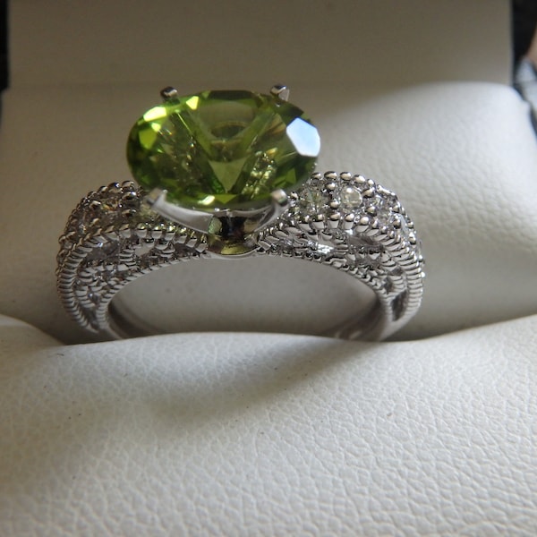vintage oval peridot 10k white gold over sterling ring size 6