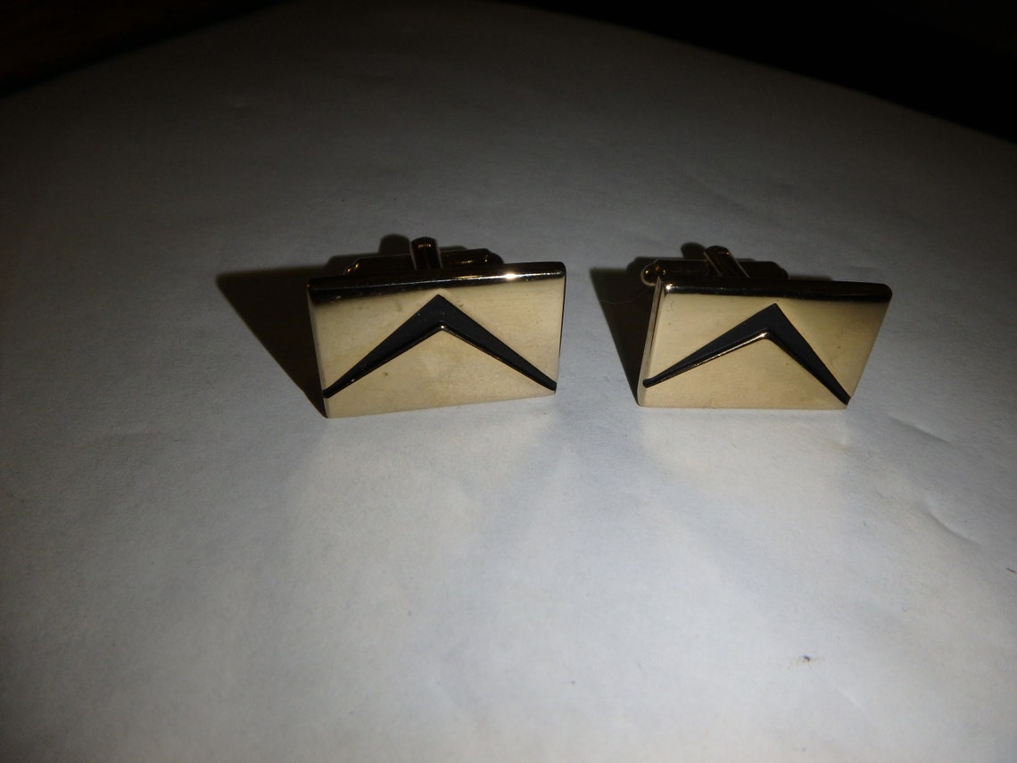 Vintage Hickok Gold Tone Cufflinks Cuff Links Black Enamel V Etsy