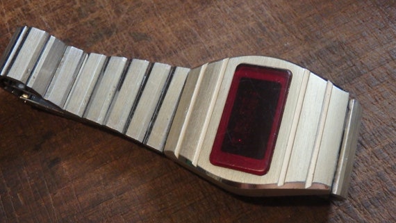 El reloj LED rojo frontier vintage para hombre no funciona para
