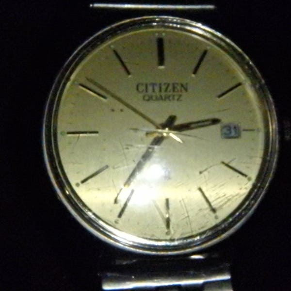 1976 Citizen CQ 3811-898419smk 3811A Movement Analog/Date w/ Stainless Band