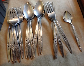 International Stainless Flatware YOUR CHOICE Navaho 1847 Rogers Bros 