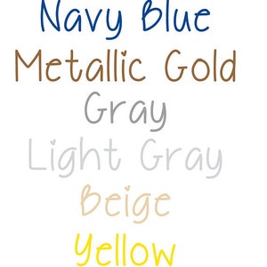 Puede incluir: Una lista de nombres de colores escritos en diferentes colores. Los colores incluyen negro, marr&oacute;n oscuro, rojo, verde bosque, azul claro, azul marino, dorado met&aacute;lico, gris, gris claro, beige, amarillo, naranja, rosa, rosa claro, turquesa y morado.