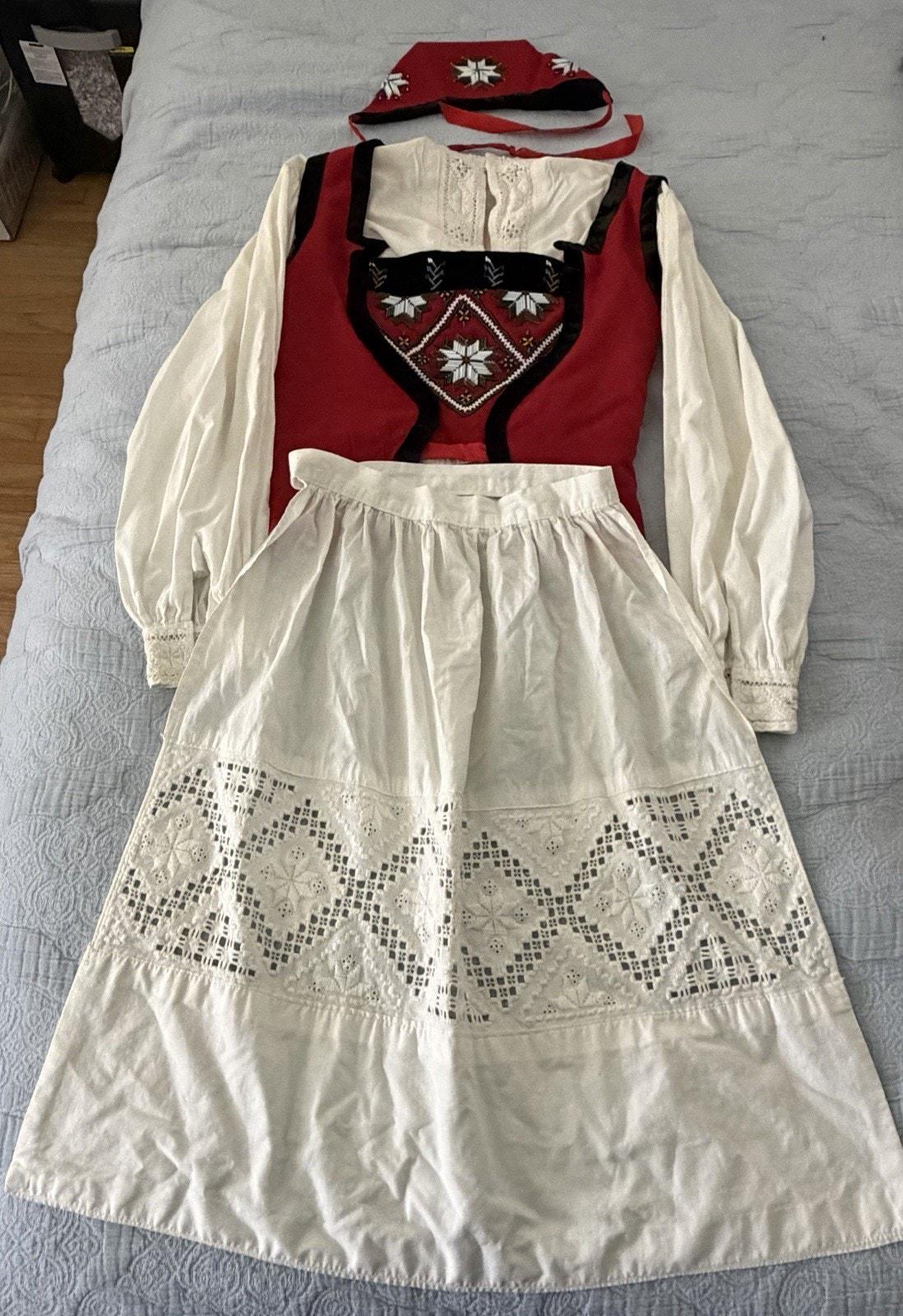 norwegian formal dress 147 Norwegian Bunad main image 0