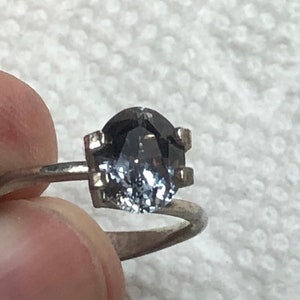 Farbwechsel Saphir von Ceylon 2.33 cart.
