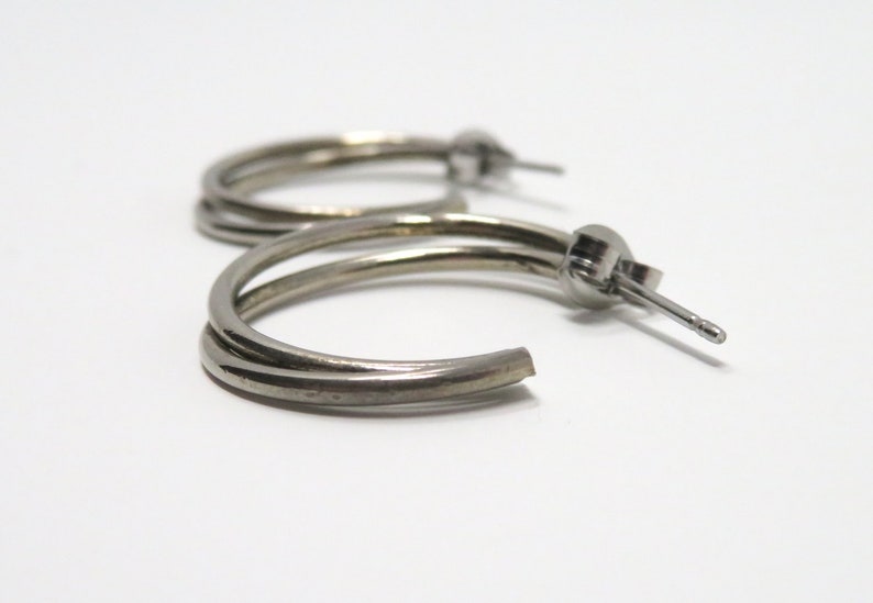 Vintage 1980s Polished Silver Tone Post Hoop Earrings Minimalist Jewelry image 7