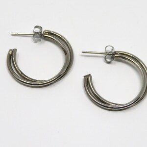 Vintage 1980s Polished Silver Tone Post Hoop Earrings Minimalist Jewelry image 4