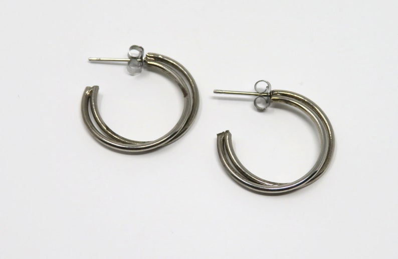 Vintage 1980s Polished Silver Tone Post Hoop Earrings Minimalist Jewelry image 4