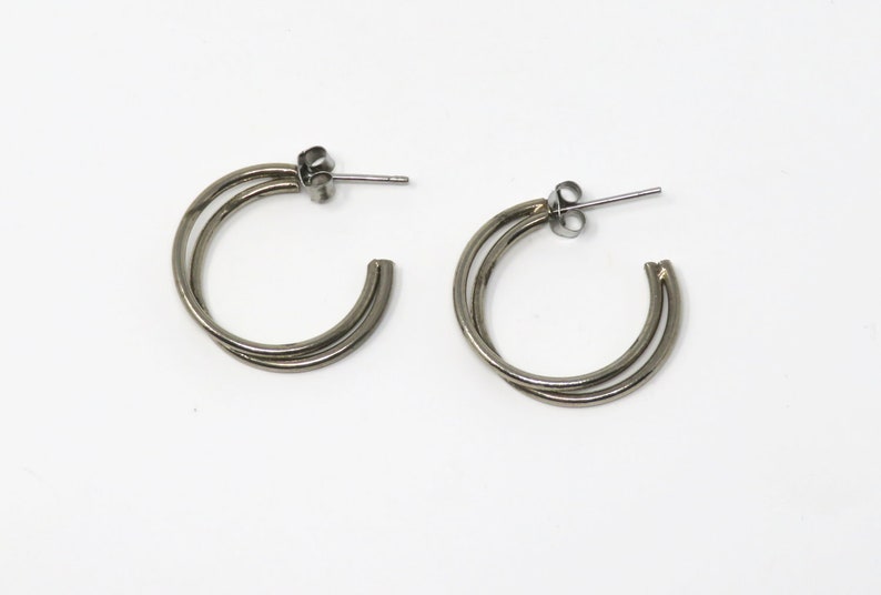 Vintage 1980s Polished Silver Tone Post Hoop Earrings Minimalist Jewelry image 3
