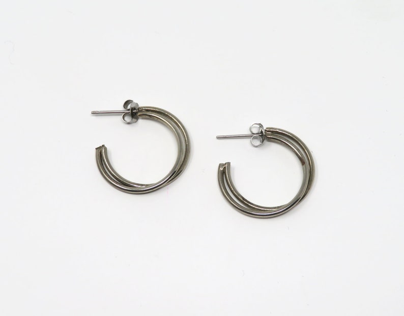 Vintage 1980s Polished Silver Tone Post Hoop Earrings Minimalist Jewelry image 2
