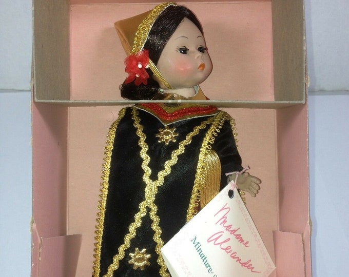 Vintage 8" Indonesia Madame Alexander Doll #579 DISNEYLAND NIB Never Displayed!