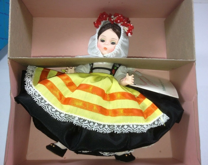 Vintage 8" Greece Madame Alexander Doll #565 New in Box, Never Displayed!