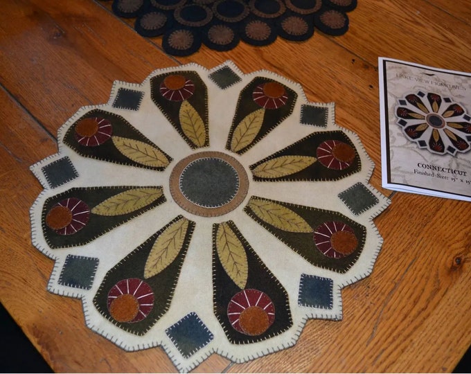 Connecticut Penny Rug Runner Candle Mat Wool Applique Pattern by Lakeview Primitives 15" x 15"