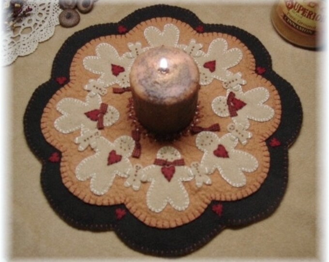 The Ginger Family Gingerbread Candle Mat/Table/Wall Mat Wool Applique Pattern by Penny Lane Primitives 13"