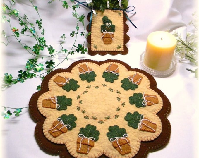 Irish Blooms Candle Mat & Pocket Wool Applique Pattern by Penny Lane Primitives 12" Round