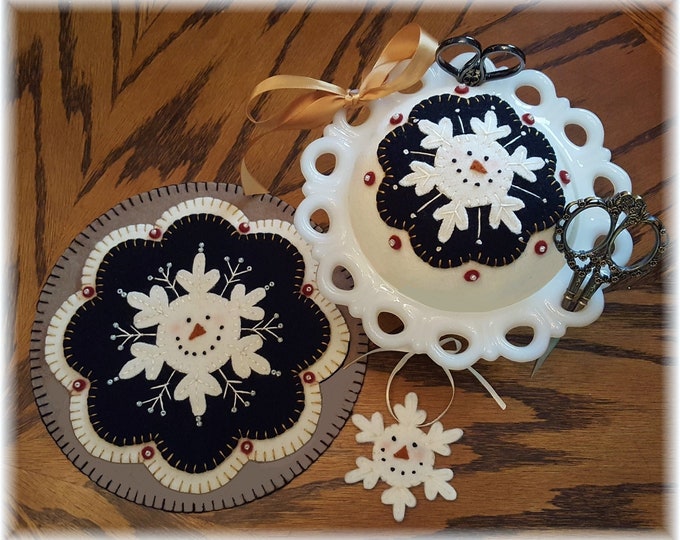 Mr. Shivers Snowman Candle Mat/Table/Wall Mat, Pincushion, Ornament Wool Applique Pattern by Penny Lane Primitives 8"