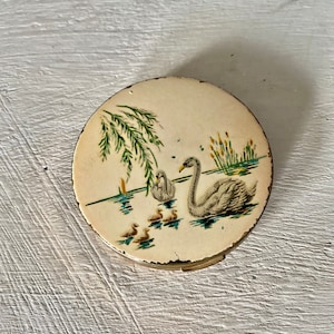 Vintage Vanity Compact Regent Of London - Swans