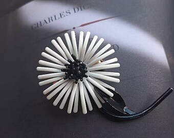 Gift for Her - Vintage Flower White Black Brooch Pin - Retro Jewelry Gift with A Velvet Case -