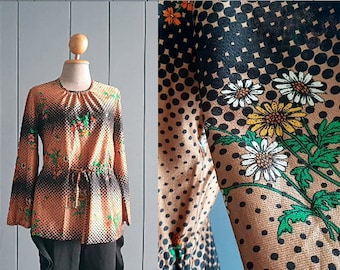 Vintage 60s Mod Daisy Floral Print Blouse – Retro Gold Tone Polyester Top