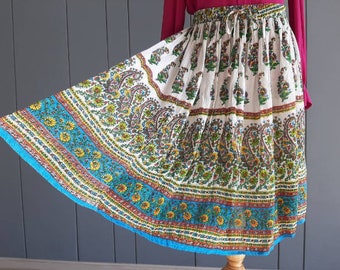 Vintage 90s Indian Rayon Midi Skirt – Paisley Print Skirt – Lightweight Boho Hippie Skirt with Elastic Waist – Size S-M