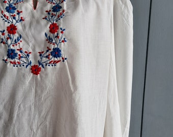 M - Vintage Boho Blouse - Hand Embroidery Top - Hungarian Long Sleeved Blouse