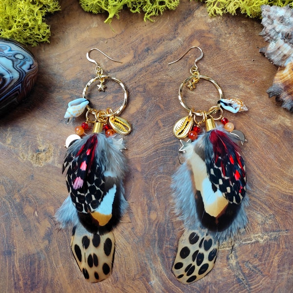 Boucles d'oreilles ethniques plumes faisan et coquillages "Sunny day"