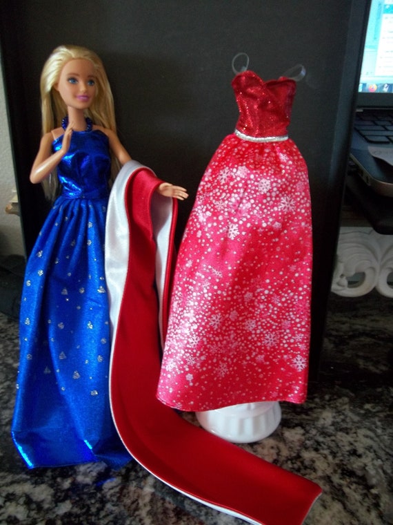 Barbie avec robes Coffret cadeau Vêtements Deux tenues Robe Rouge Robe  Bleue OOAK Robes de VacancesRobes de Bal Bleu Rouge -  France