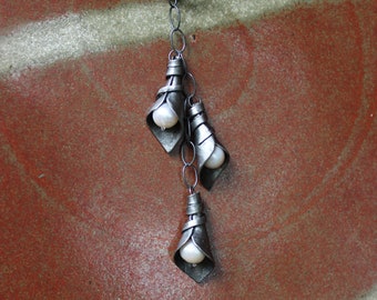 6th anniversary Forged Iron Hook Lariat with 3 Freshwater Pearl Calla Lilies