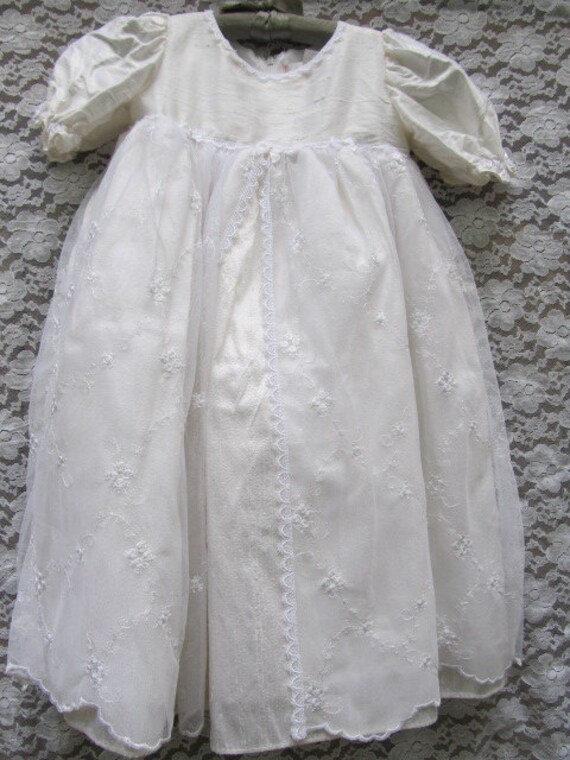 Beautiful, Beautiful Silk Christening/Baptism Emb… - image 2