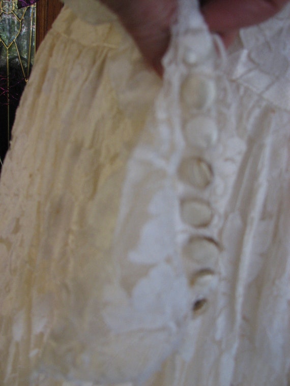 Vintage Ivory Wedding Gown/Dress - image 5