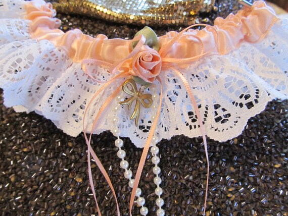 Hanmade Victorian Peach and White Lace Wedding/Br… - image 5